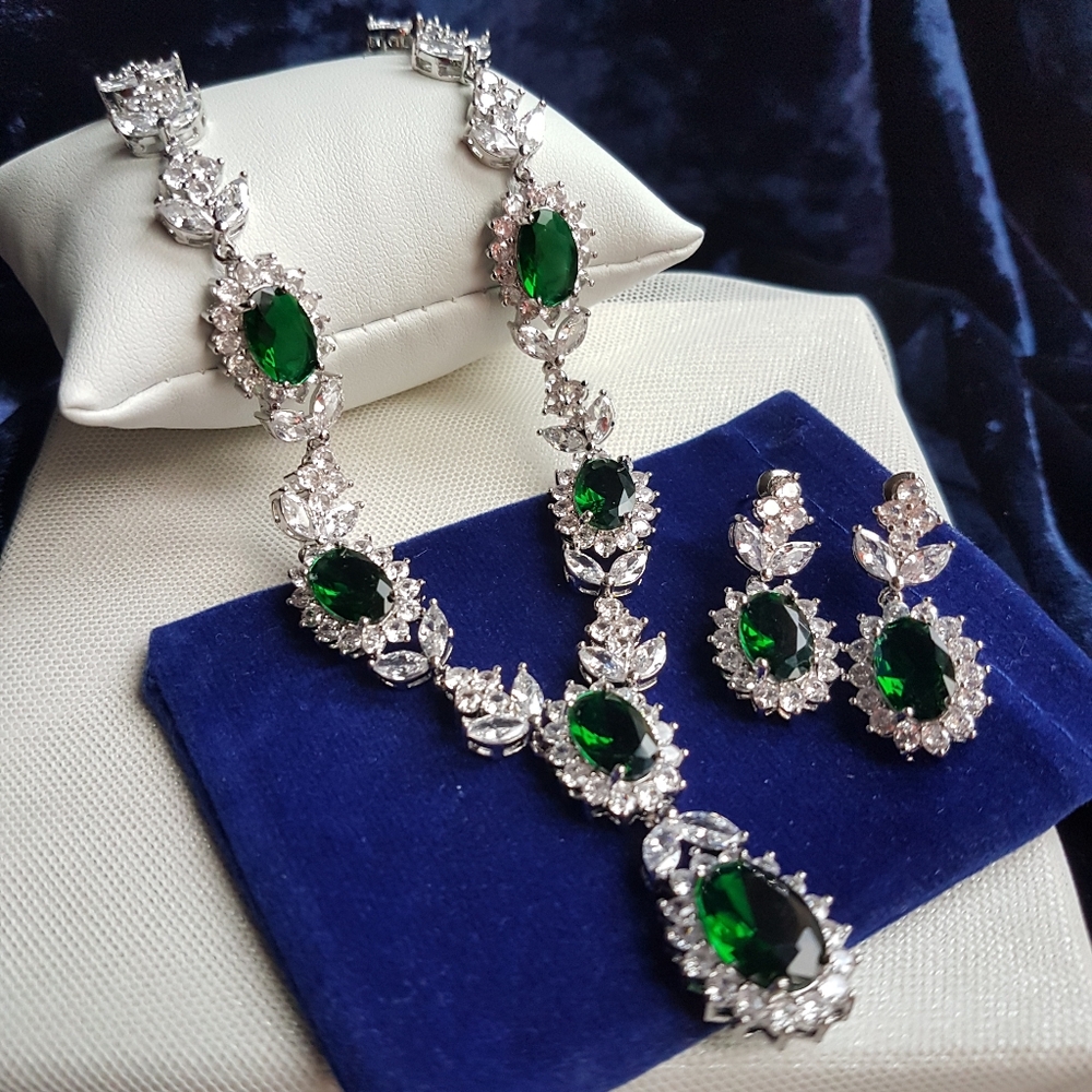 Swarovski Elements Platinum Emerald Green Diana Statement Necklace NEW - Picture 16 of 16